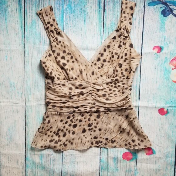 Banana Republic Tops - Banana Republic animal print sleeveless to…